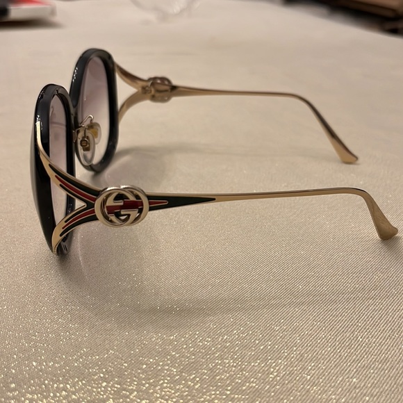 Brand New condition. Black frames with Gold-arms with Red & Green - Picture 2 of 3